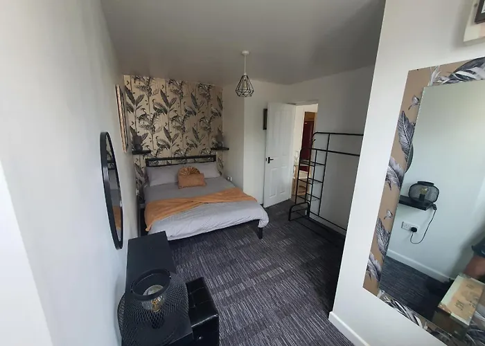 10 Pier Road Gillingham Me7 1Rj